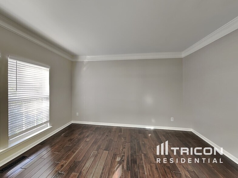 Building Photo - 15510 Robsart Ct