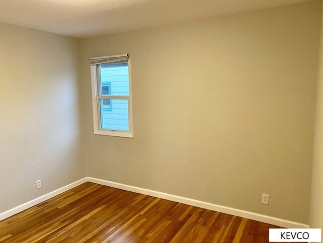 Building Photo - Fantastic House Near City Park