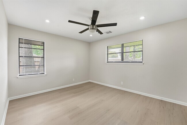 Building Photo - 8931 Blankenship Dr