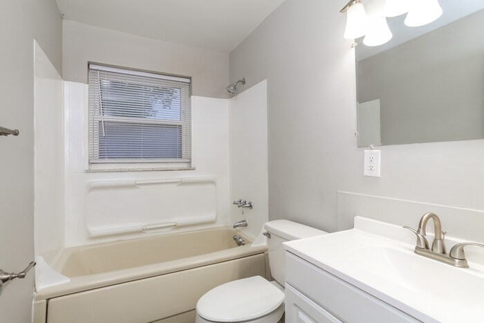 Building Photo - 9340 Comstock Dr