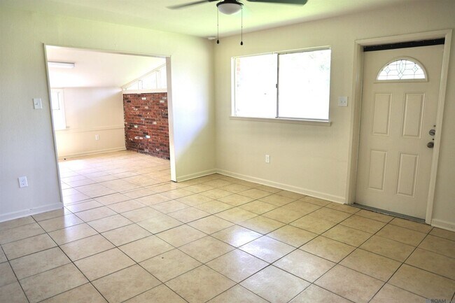 Building Photo - 10716 Cletus Dr