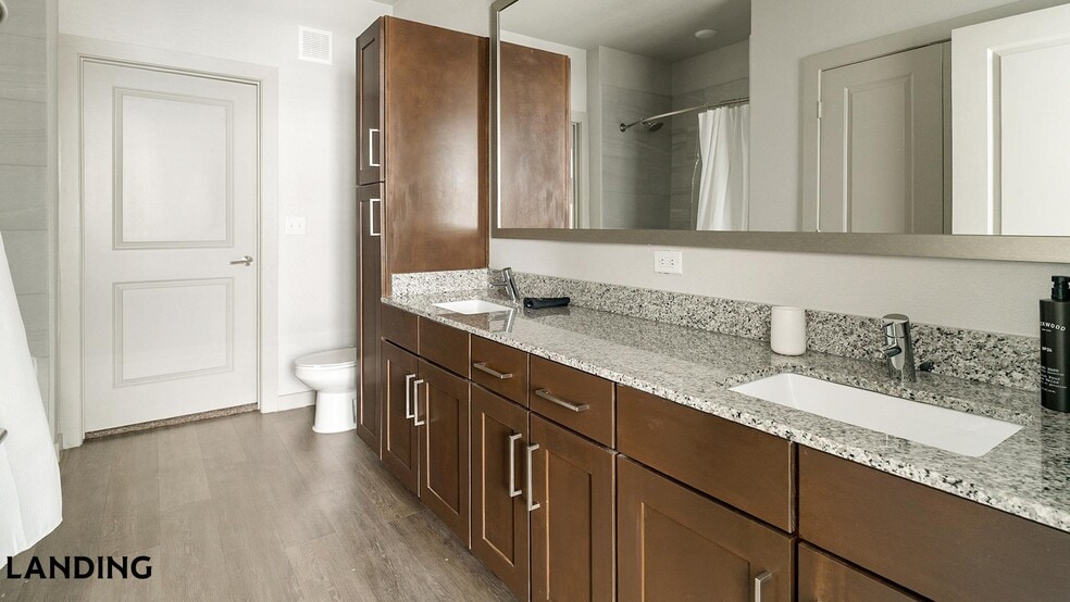 Building Photo - 20290 Park Lake View Dr