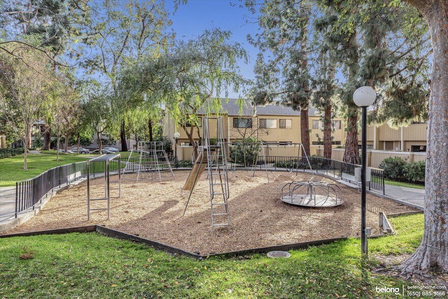 Building Photo - 3025 Kaiser Dr