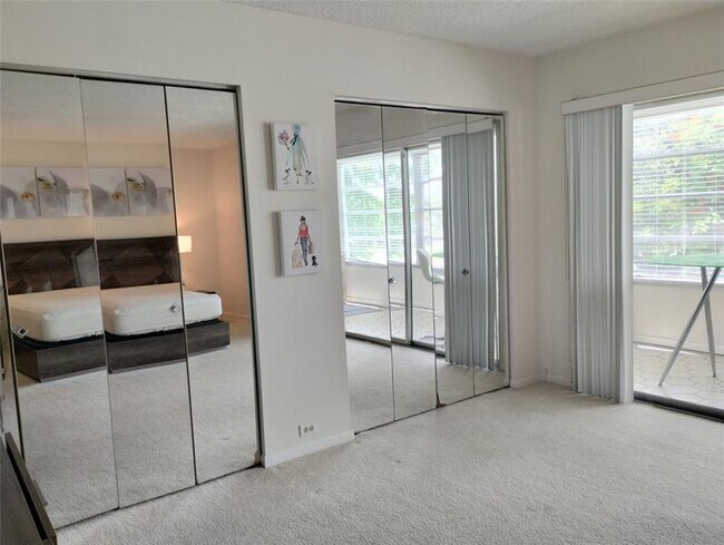 Building Photo - 2903 Victoria Cir