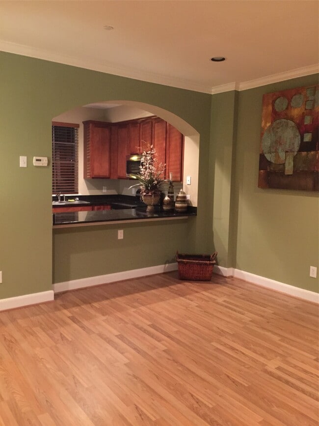 Building Photo - 3001 Murworth Dr