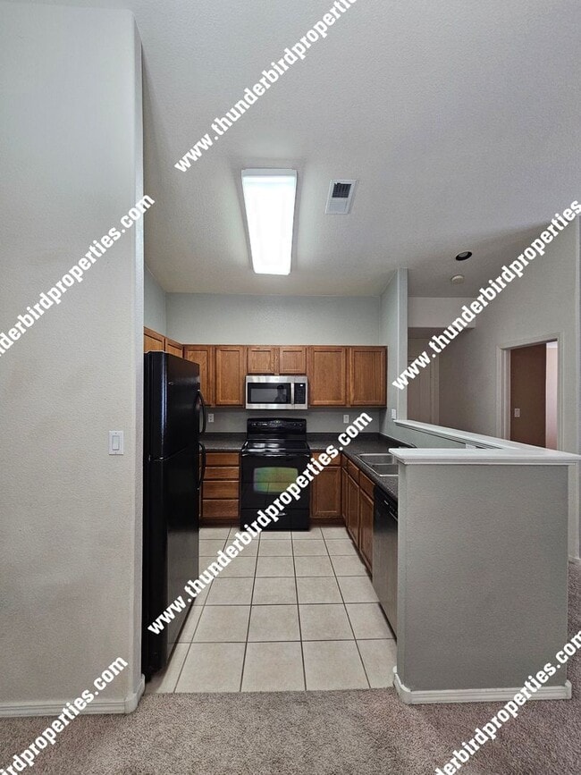 Building Photo - Gated Community available NOW!