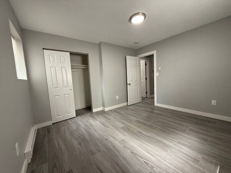 Building Photo - 565 Hyde Park Ave