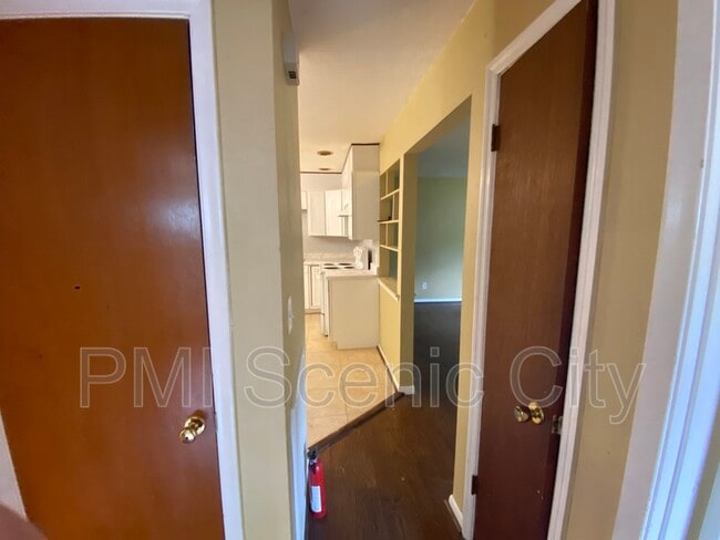 Building Photo - 1220 Gadd Rd