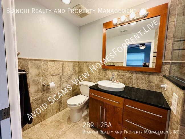 Building Photo - Private Pool 2 Bedroom/2 Bathroom - Close ...