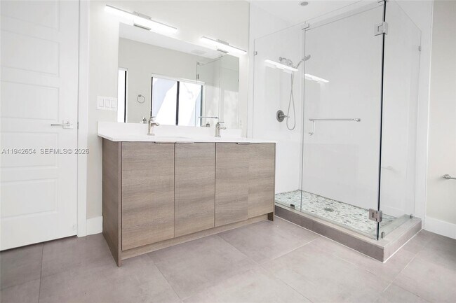 Building Photo - 1744 SW 22nd Terrace