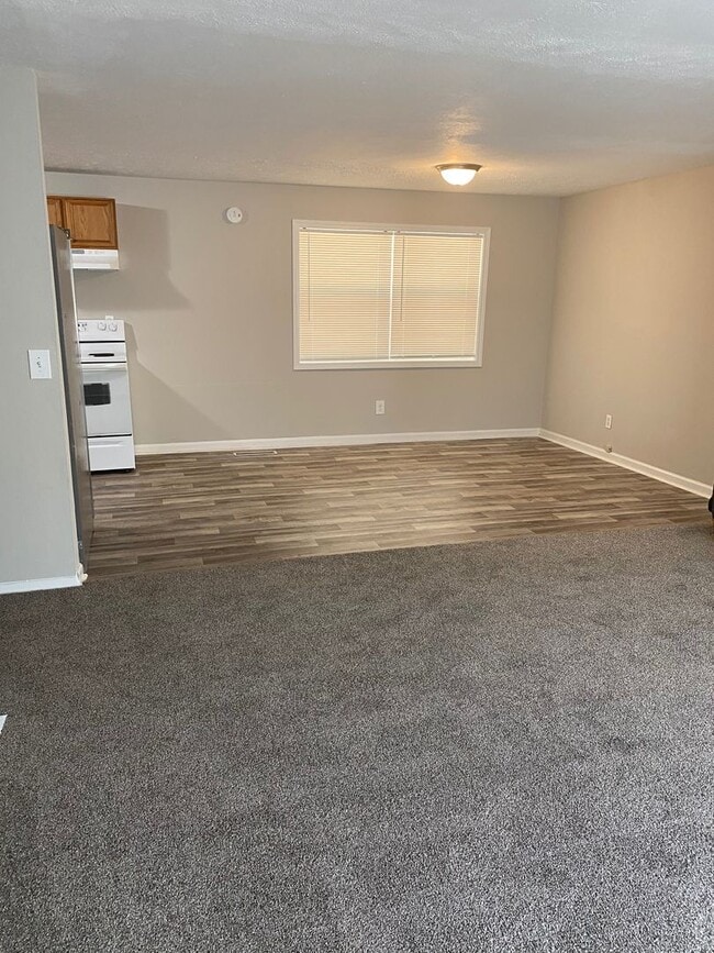 Building Photo - Total Electric 3 Bedroom 1.5 Bath Home