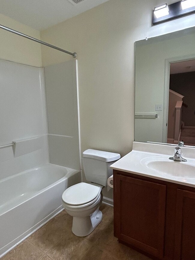 Building Photo - 941 Lansdowne Rd