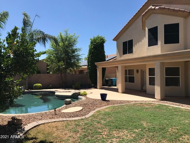 Building Photo - 5333 E Anderson Dr