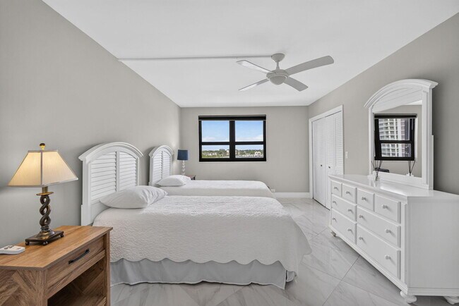 Building Photo - 1208 Marine Way