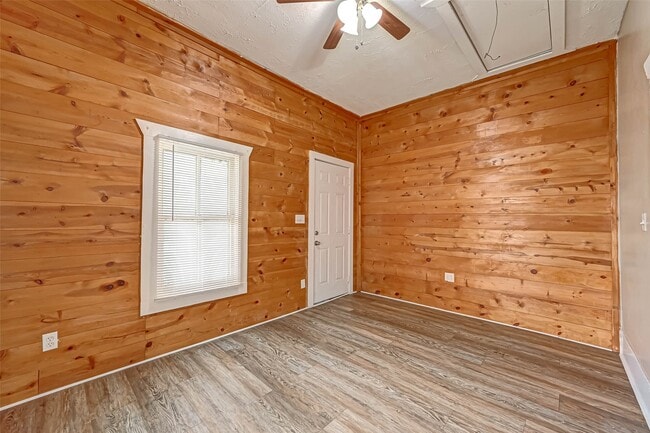 Building Photo - 406 Woodward St