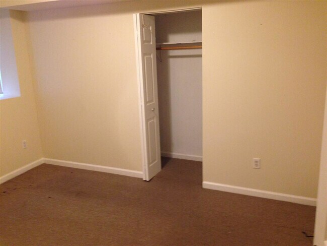 Building Photo - High Street