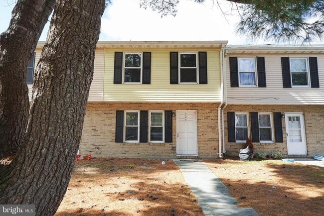 Building Photo - 726 Hemlock St