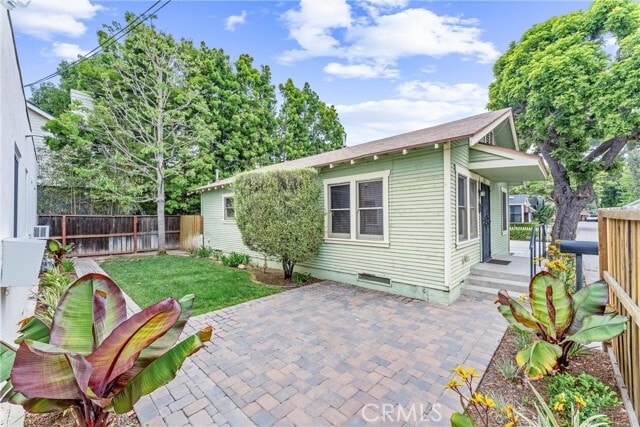 Building Photo - 219 N Center St