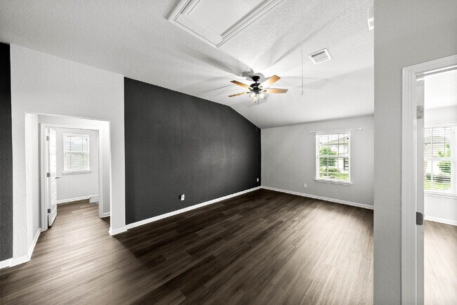 Building Photo - Beautifully Upgraded 3-Bedroom Home for Re...