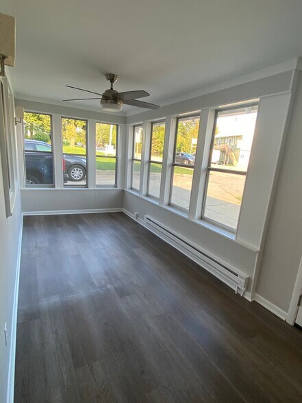 Sunroom - 144 Main St