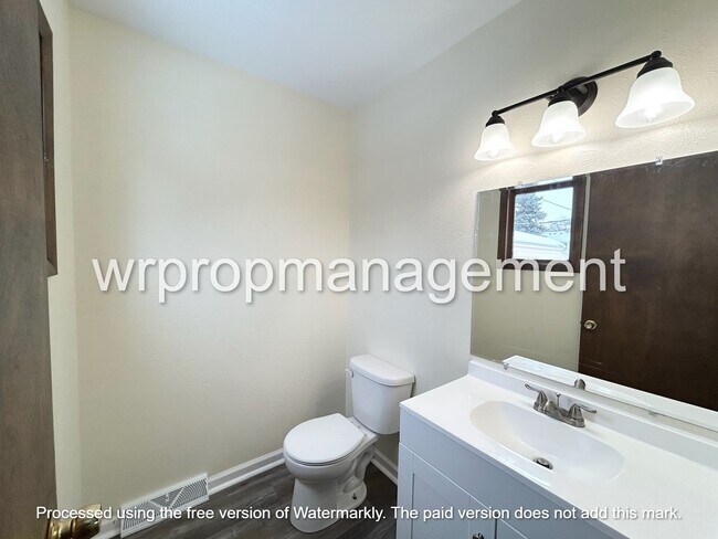 Building Photo - 3 Bed 1.5 Bath Home in West Toledo