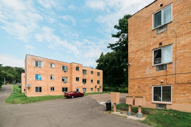 Interior Photo - Colonial Commons Apartments