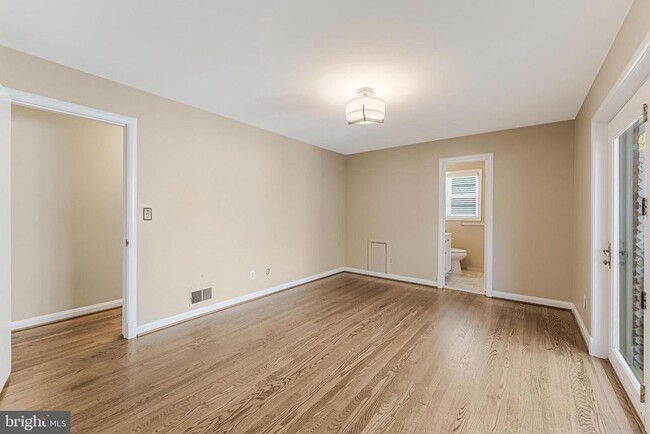 Building Photo - 3867 Chesterbrook Rd