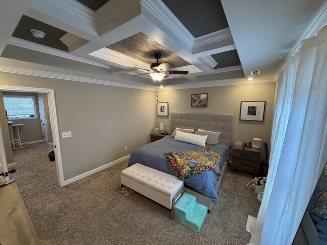 Building Photo - 541 Medallion Cir
