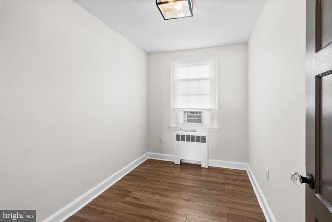 Building Photo - 720 Shaw Ave