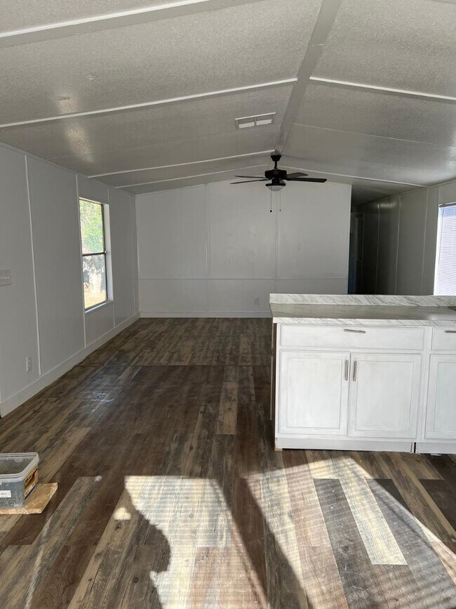 Building Photo - 5811 N Fuchsia St