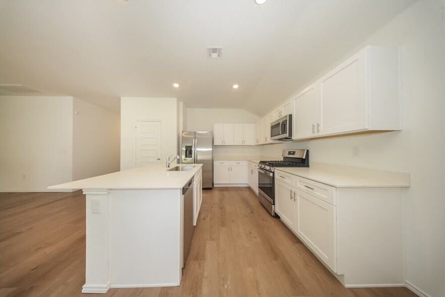 Building Photo - 5908 Norway Spruce St