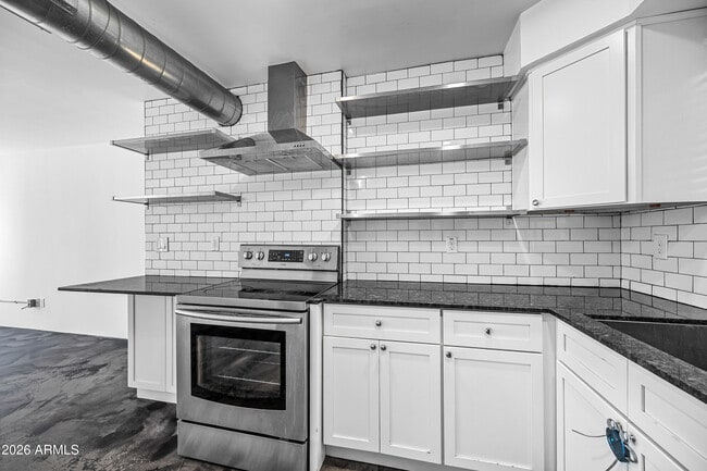 Building Photo - 3601 N 15th Ave