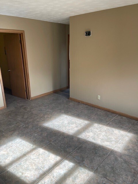 Building Photo - 2038 S Fairway Ave