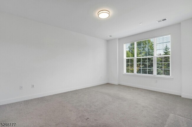 Building Photo - 19 Veterans Wy