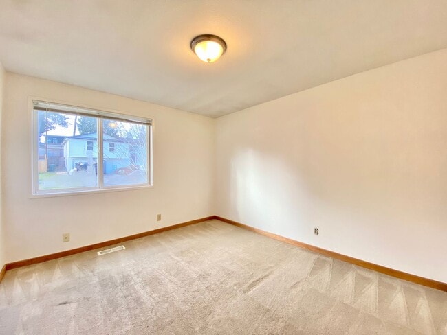 Building Photo - Great Home For Rent