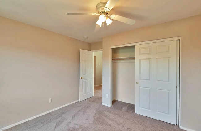 Building Photo - 2419 W Alta Vista Rd