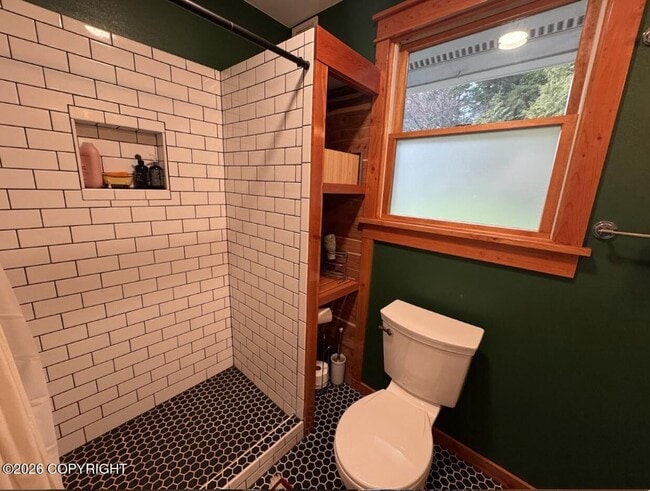 Building Photo - 636 Main St