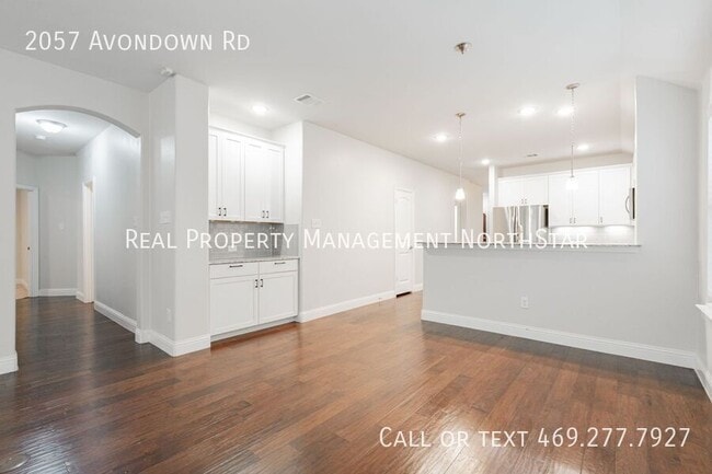 Building Photo - 2057 Avondown Rd