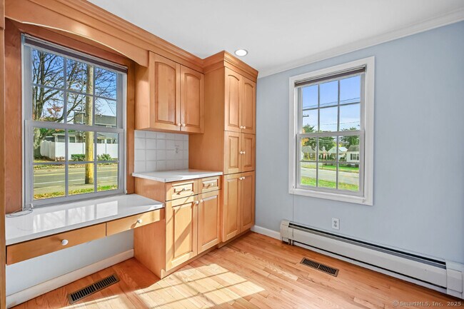 Building Photo - 680 Jennings Rd