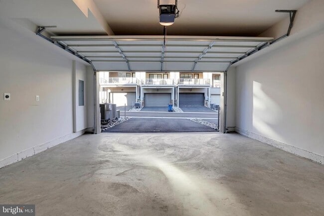 Building Photo - 22954 Sullivans Cove Sq