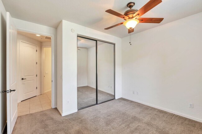 Building Photo - Beautiful 2-Bedroom Condo in Prime Scottsd...