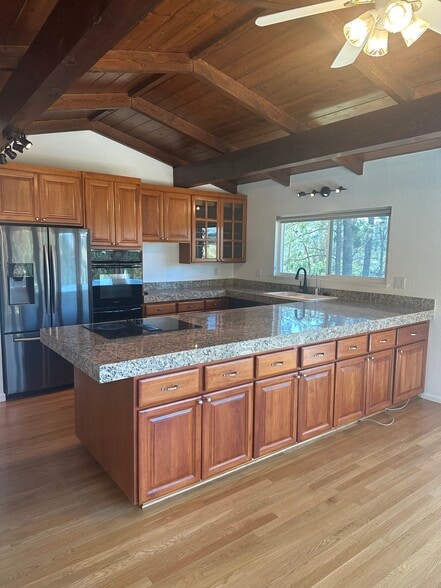 Building Photo - 18 Pepper Way