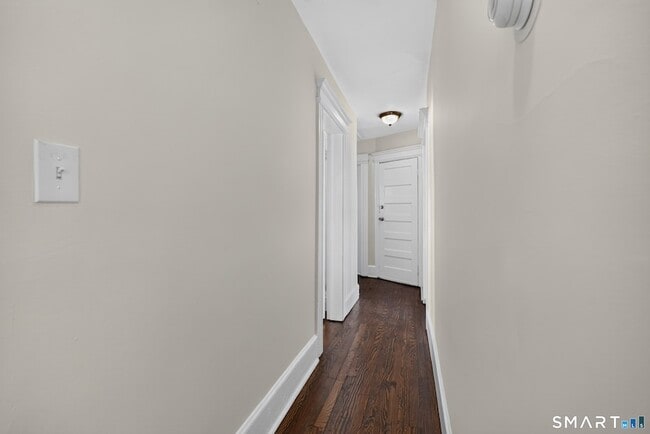 Building Photo - 40-44 Vine Street Unit 3