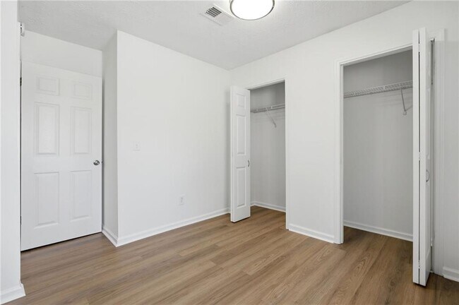 Building Photo - 129 Sandalwood Cir