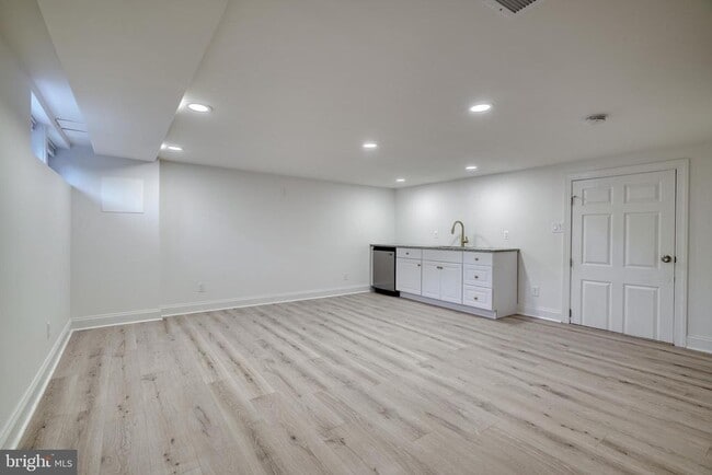 Building Photo - 1722 Edgewood Rd