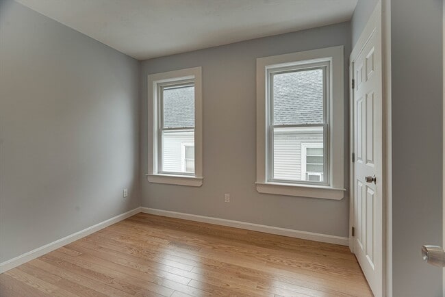 Building Photo - 24 Dunlap St