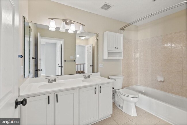 Building Photo - 5030 Finsbury Rd