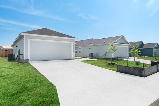 Building Photo - 10166 Asta Trl