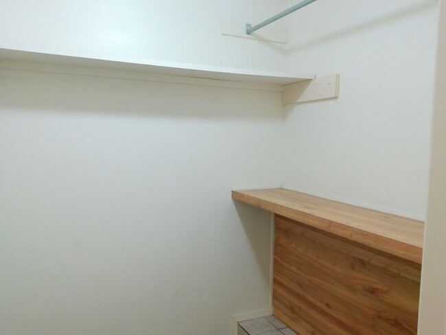 Building Photo - 109 Sutherland Dr