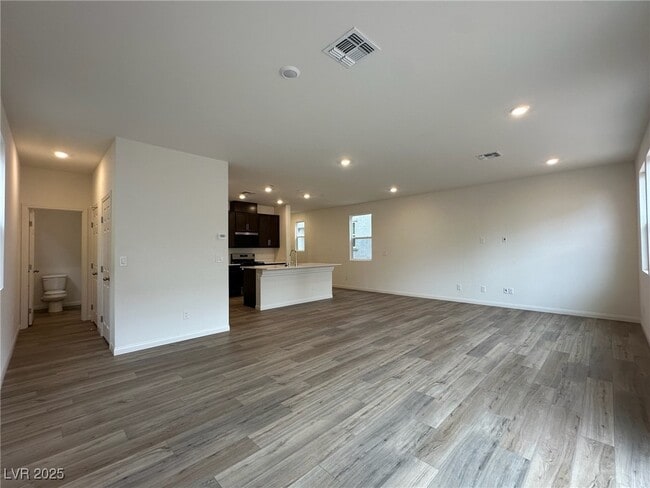 Building Photo - 9613 Hinson St